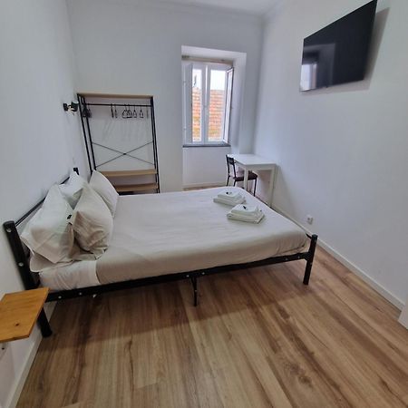 Wolley - Peniche Guesthouse ภายนอก รูปภาพ