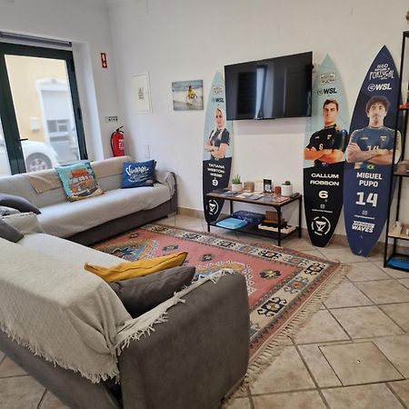 Wolley - Peniche Guesthouse ภายนอก รูปภาพ