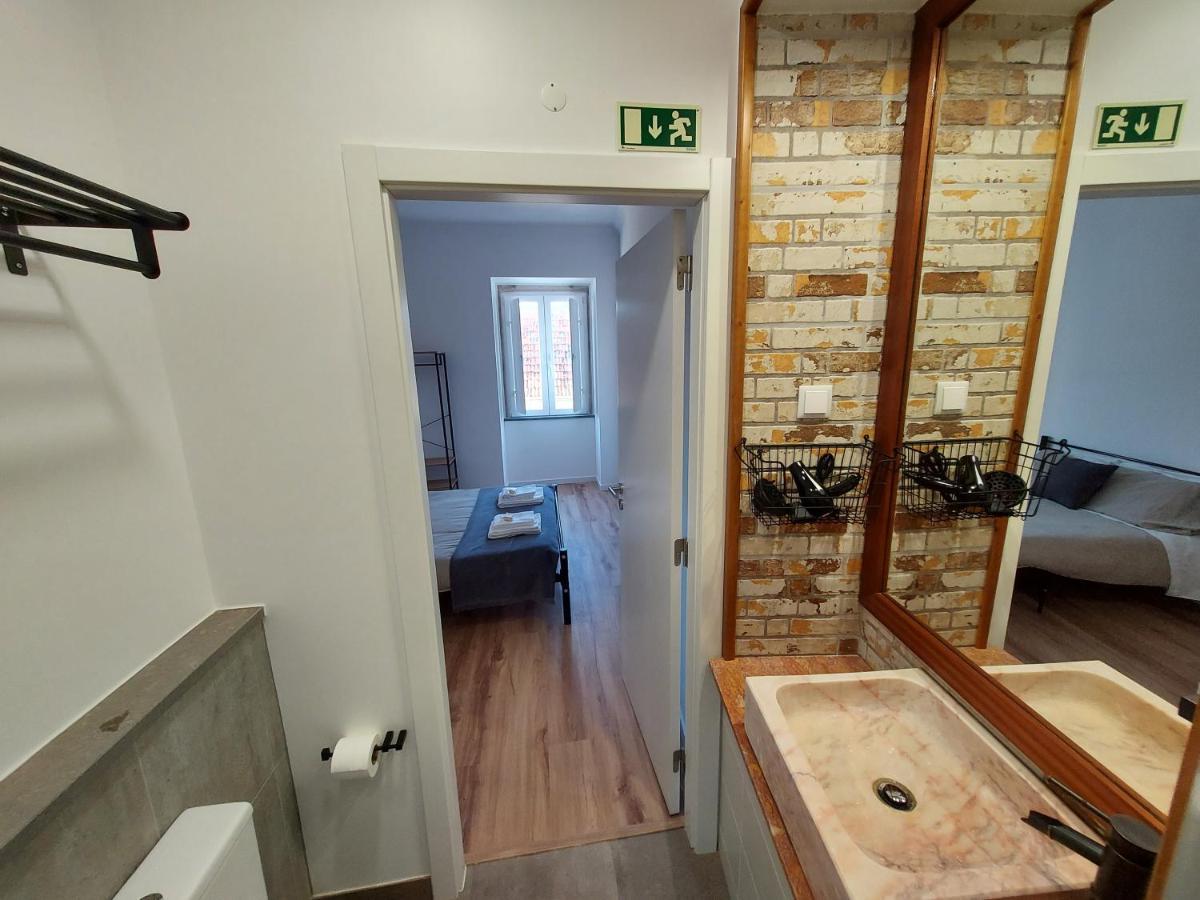 Wolley - Peniche Guesthouse ภายนอก รูปภาพ