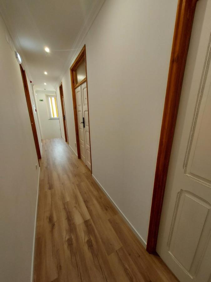 Wolley - Peniche Guesthouse ภายนอก รูปภาพ