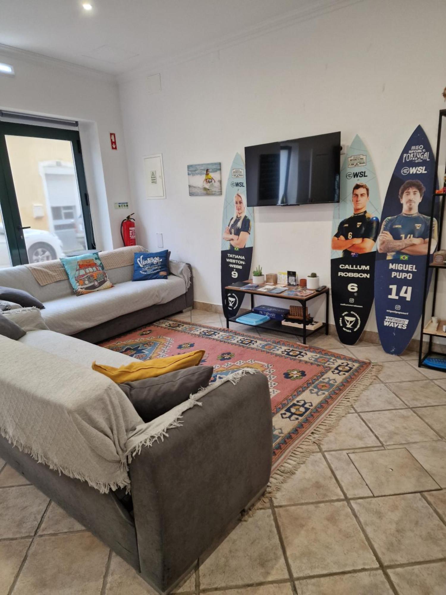 Wolley - Peniche Guesthouse ภายนอก รูปภาพ