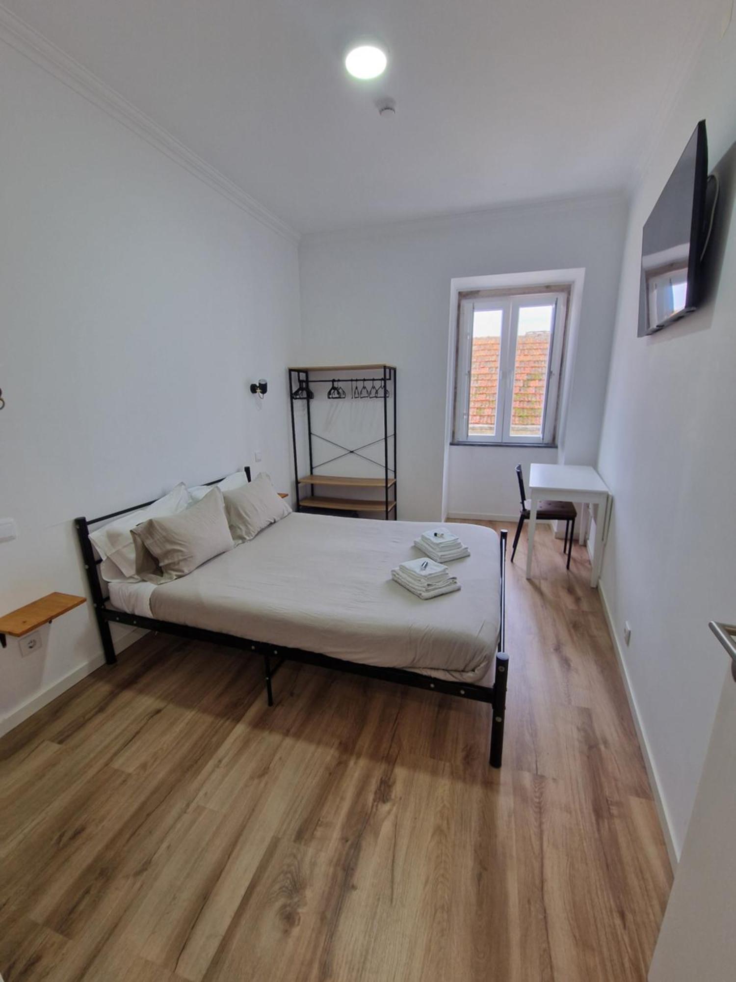 Wolley - Peniche Guesthouse ภายนอก รูปภาพ